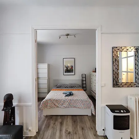 And Cozy 1b In The Heart Of Parigi