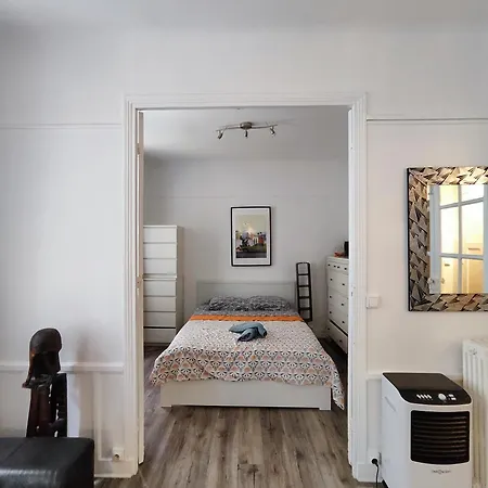 And Cozy 1b In The Heart Of Parigi